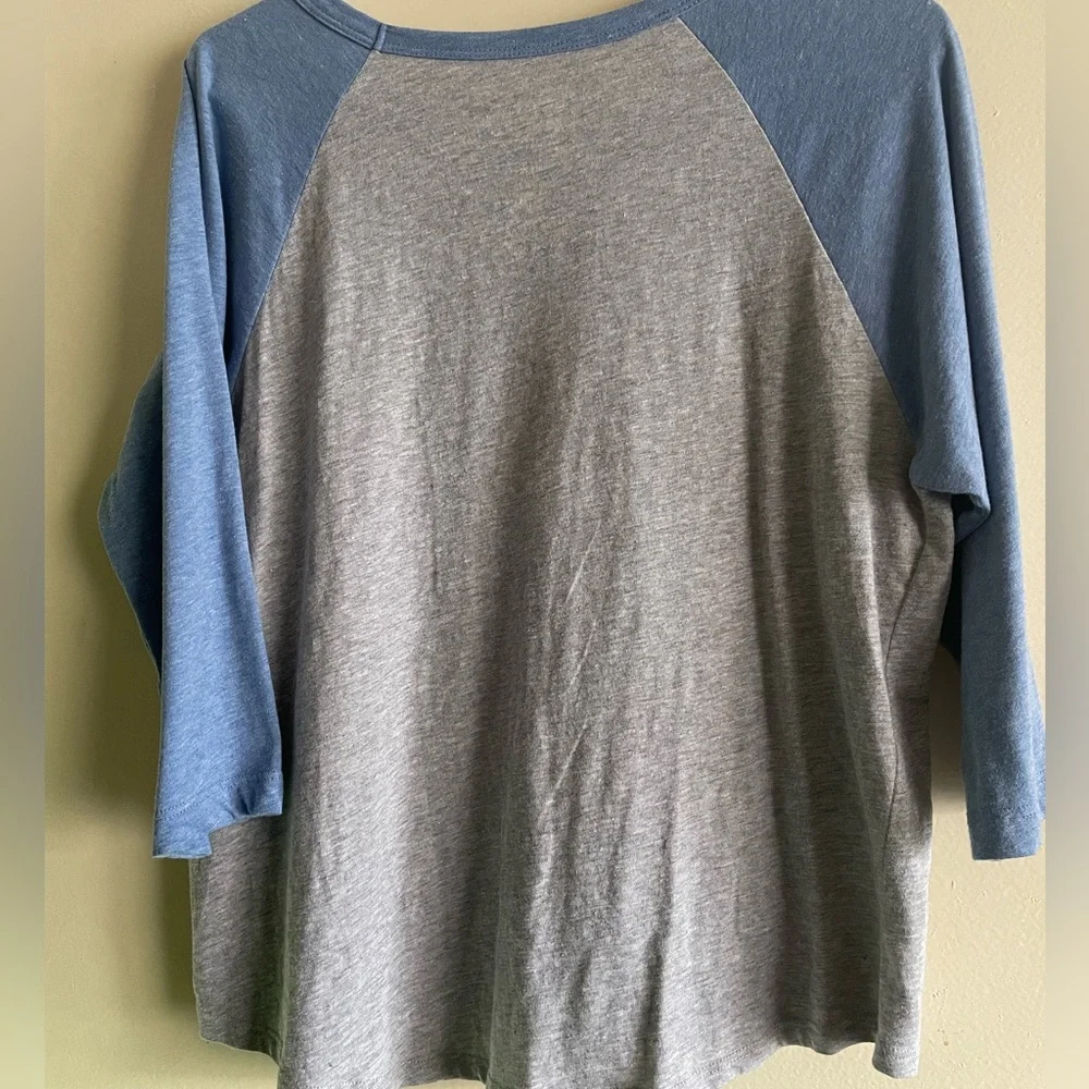 Star Wars R2-D2 Raglan Shirt - Picture 2 of 3